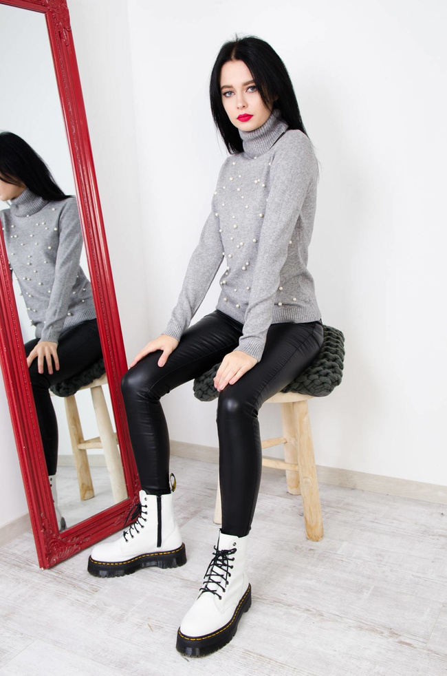 SZARY GOLF Z PEREŁKAMI