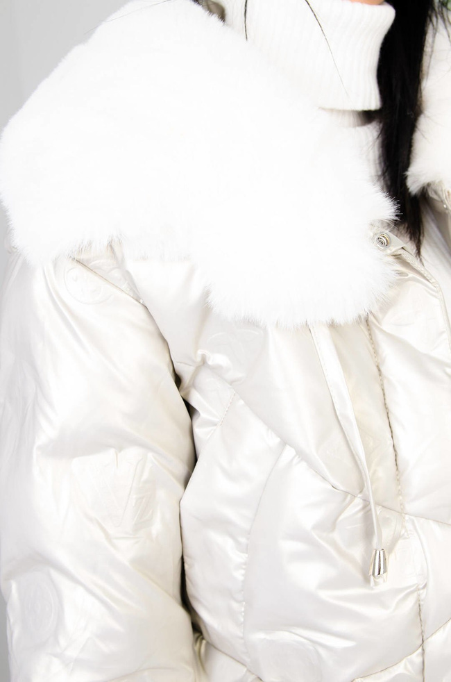 BEŻOWA KURTKA Z  KOŁNIERZEM-ŚCIĄGACZ W RĘKAWIE