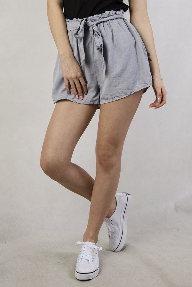 Szare szorty z wiązaniem w pasie i gumką