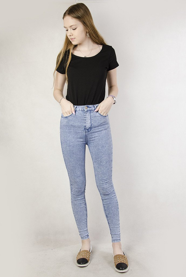 Niebieskie spodnie marmurkowe skinny jeans