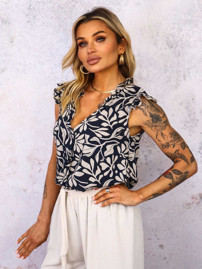 BLUZKA WZORZYSTA Z FALBANKAMI- GRANATOWA