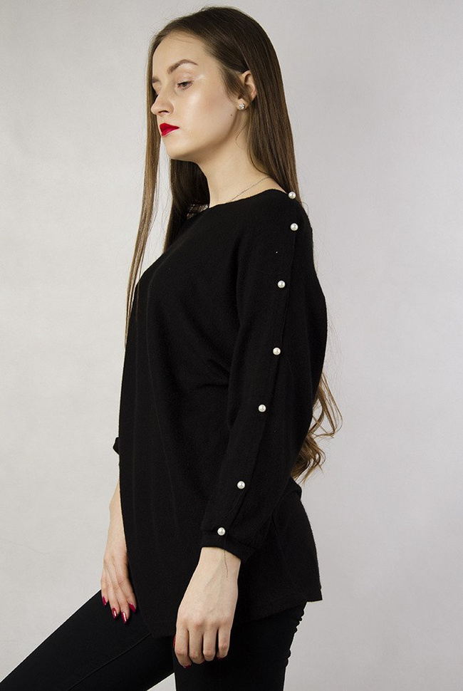 Czarna bluzka z perełkami na rękawach