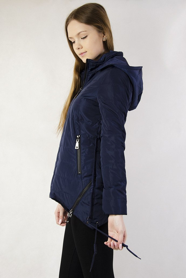 Asymetryczna granatowa kurtka