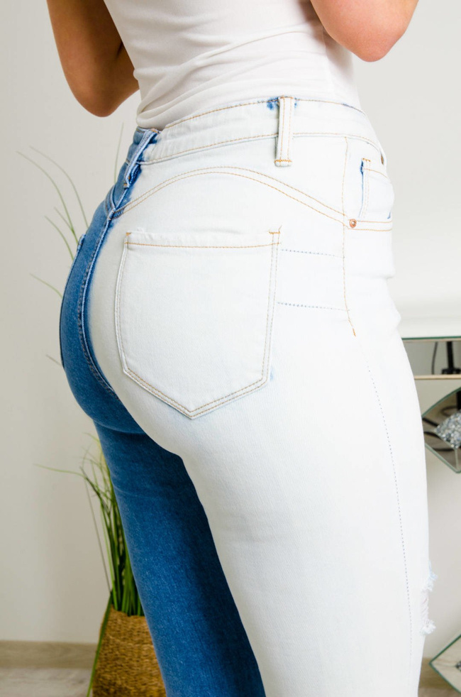 DWUKOLOROWE SPODNIE JEANSOWE TYPU PUSH UP Z DZIURAMI