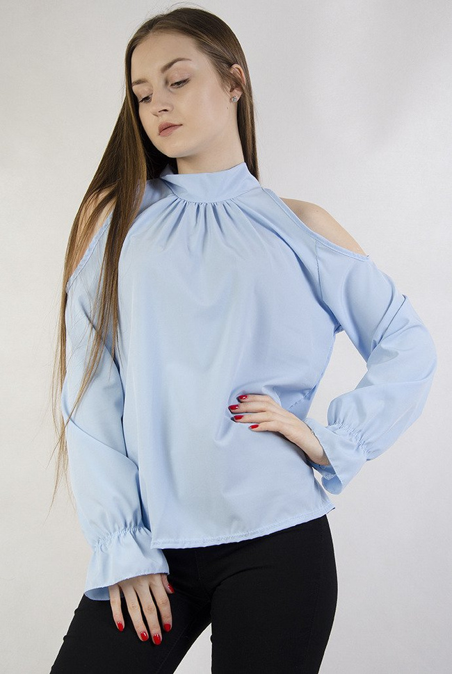 Niebieska bluzka na długi rękaw z odkrytymi ramionami