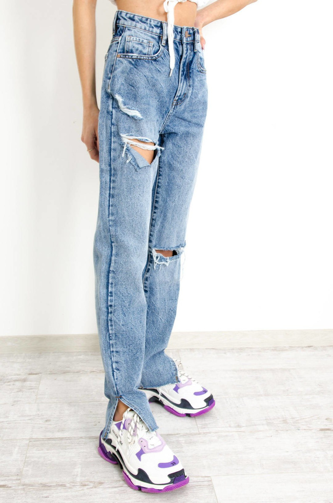 JASNE SPODNIE JEANSOWE MOM FIT Z DZIURAMI - WYSOKI STAN