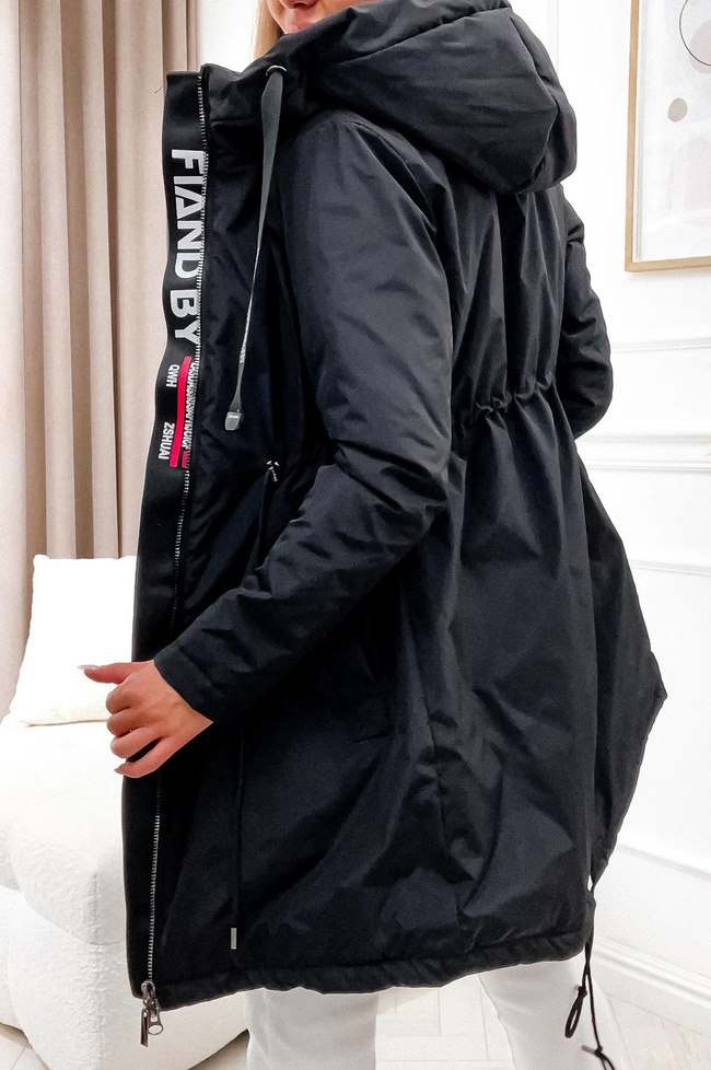 KURTKA PARKA Z KAPTUREM I ŚCIĄGACZEM W PASIE- CZARNA
