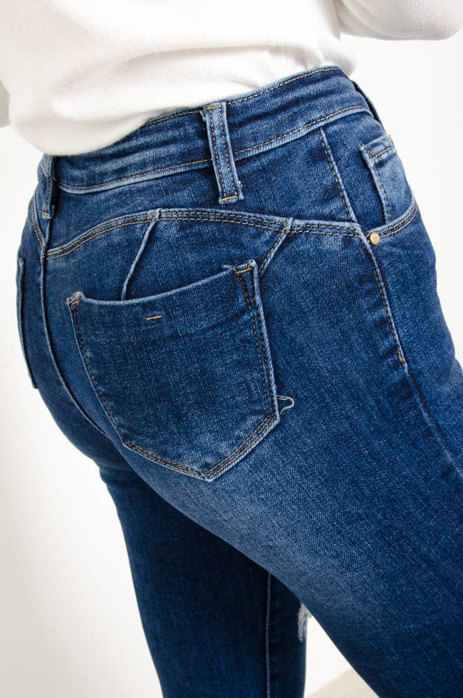 JEANSOWE SPODNIE PUSH UP Z PRZETARCIAMI- WYSOKI STAN