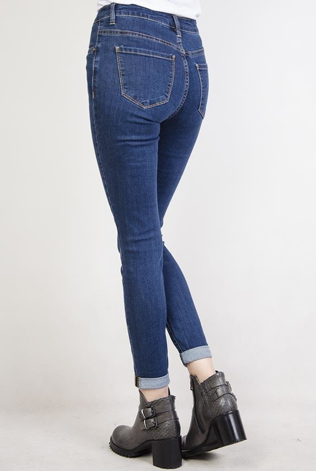 Klasyczne spodnie jeansowe przylegające