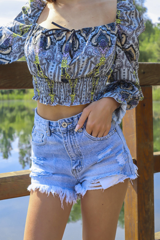 SZORTY Z SZRPANIAMI WYSOKI STAN