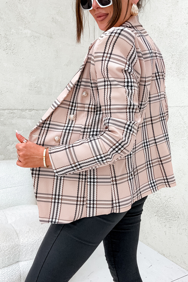 BEŻOWA MARYNARKA W KRATĘ ZE ZŁOTYMI GUZIKAMI