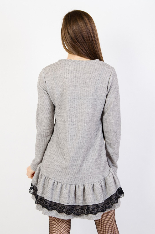 Szara prążkowana sukienka z falbaną 