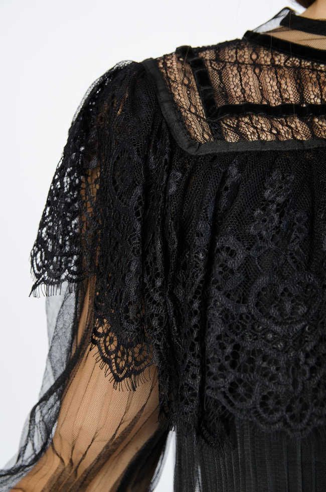 CZARNA BLUZKA Z KORONKI