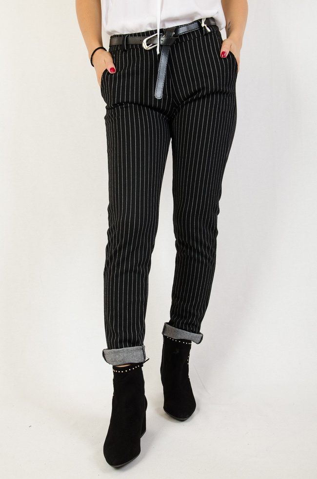 Czarne materiałowe spodnie w prążki