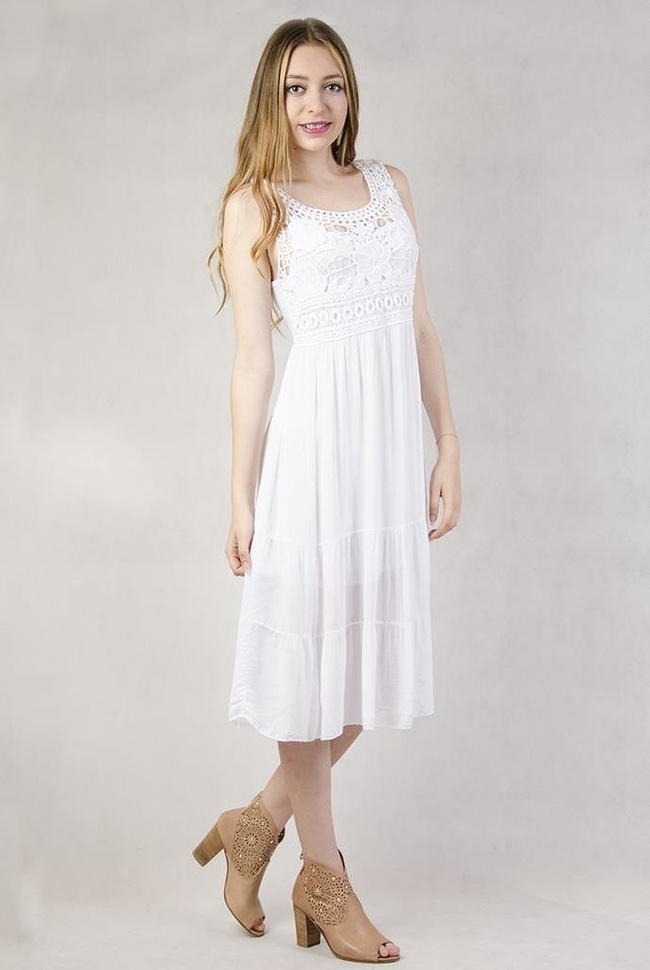 Biała sukienka maxi z koronkową wstawką