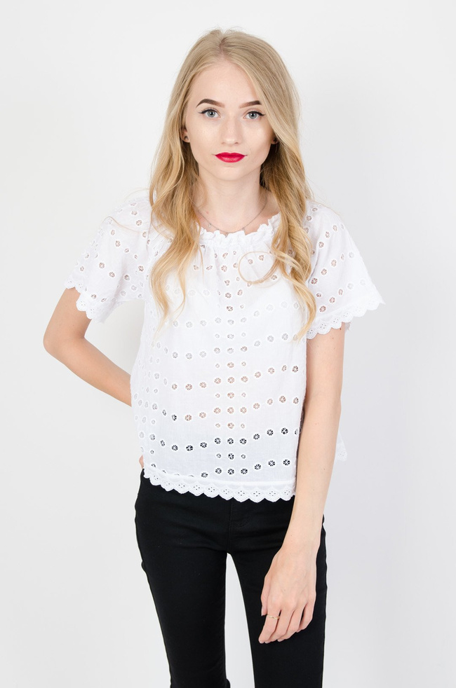 Krótka bluzka w ażurowe kółeczka