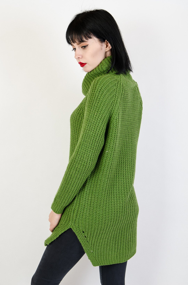 Zielony asymetryczny sweter z golfem