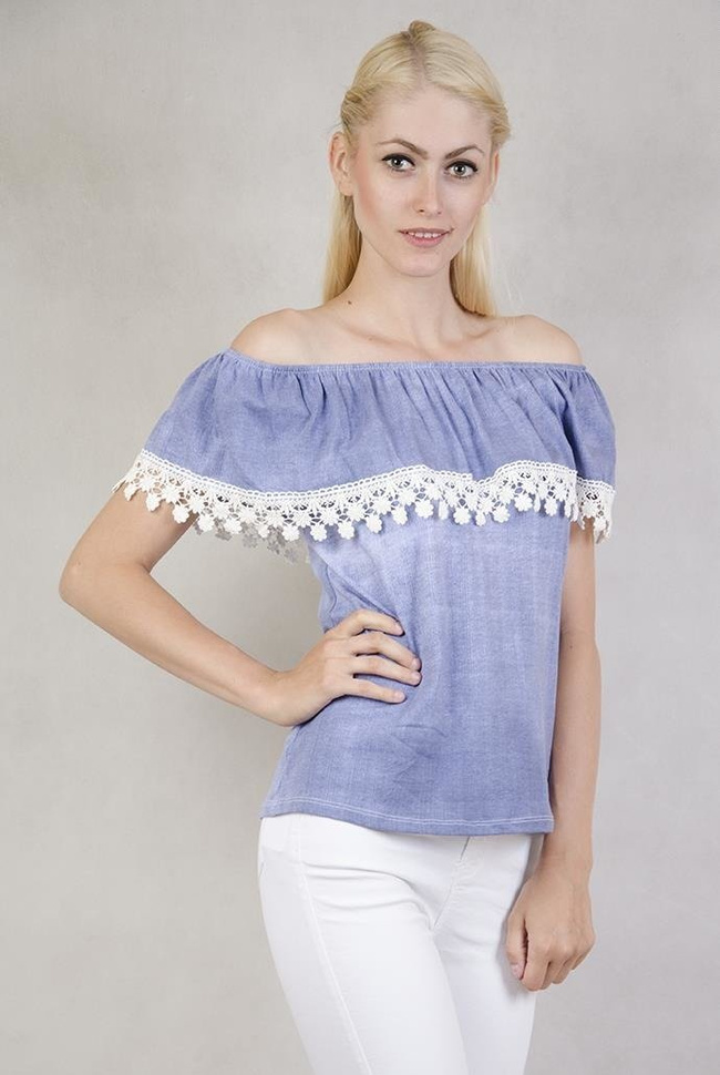 Bluzka dekatyzowana z hiszpańskim dekoltem