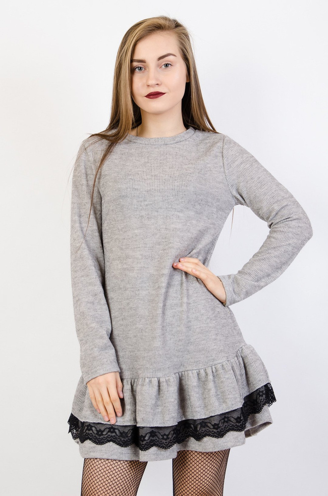Szara prążkowana sukienka z falbaną 