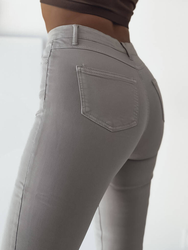 Beżowe dopasowane spodnie z wysokim stanem