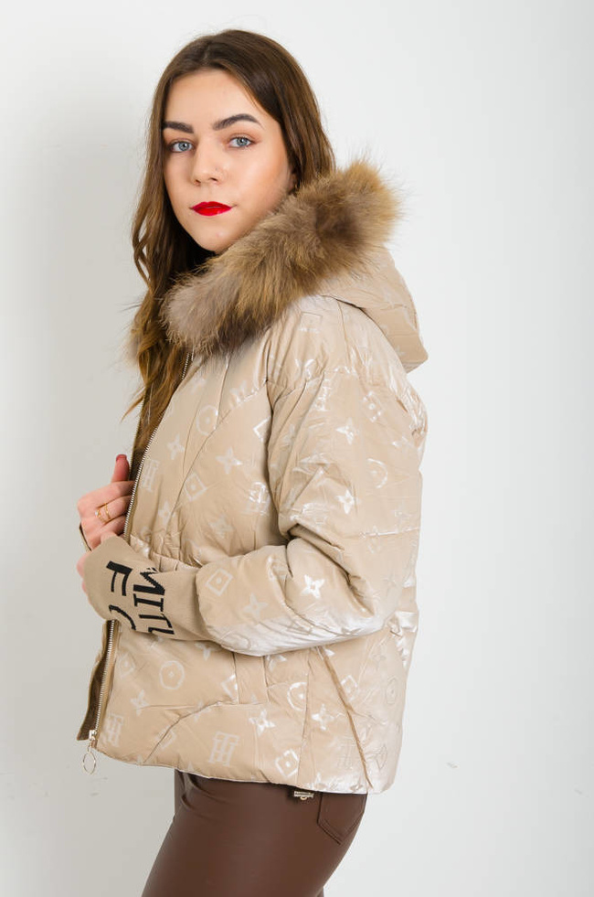 BEŻOWA PUCHOWA KURTKA WE WZORY LOUIS POŁYSKUJĄCA 