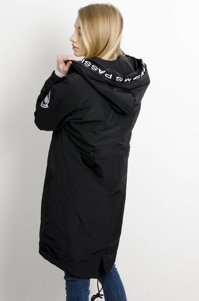 KURTKA PARKA Z KAPTUREM W KOLORZE CZARNYM 