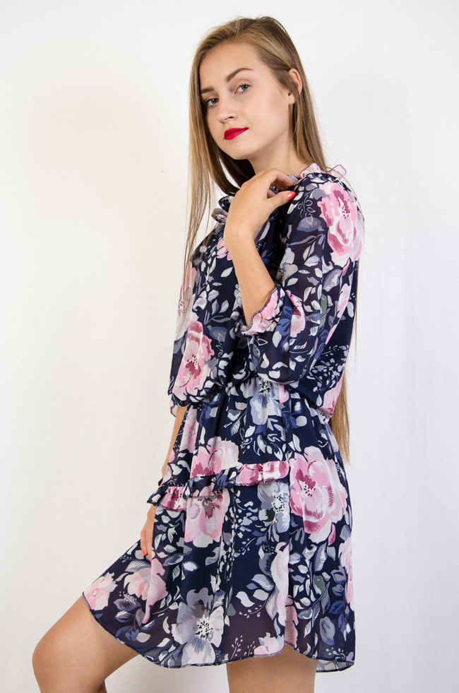 Granatowa sukienka w różowe kwiaty
