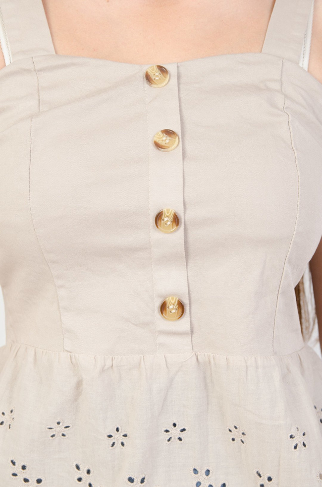 Beżowa bluzka z ażurowym dołem