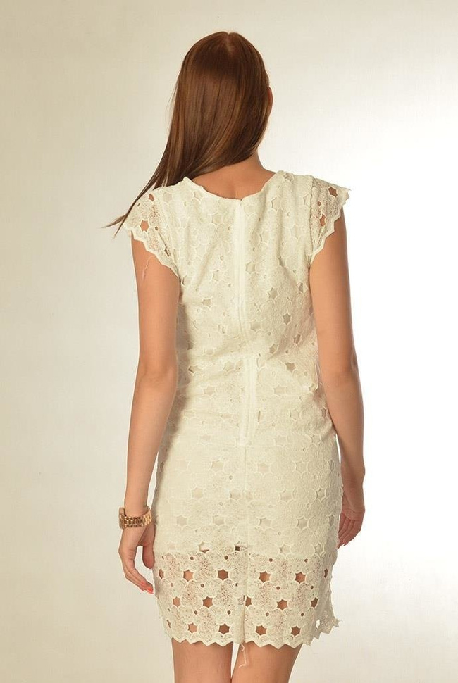 Biała koronkowa sukienka na krótki rękaw