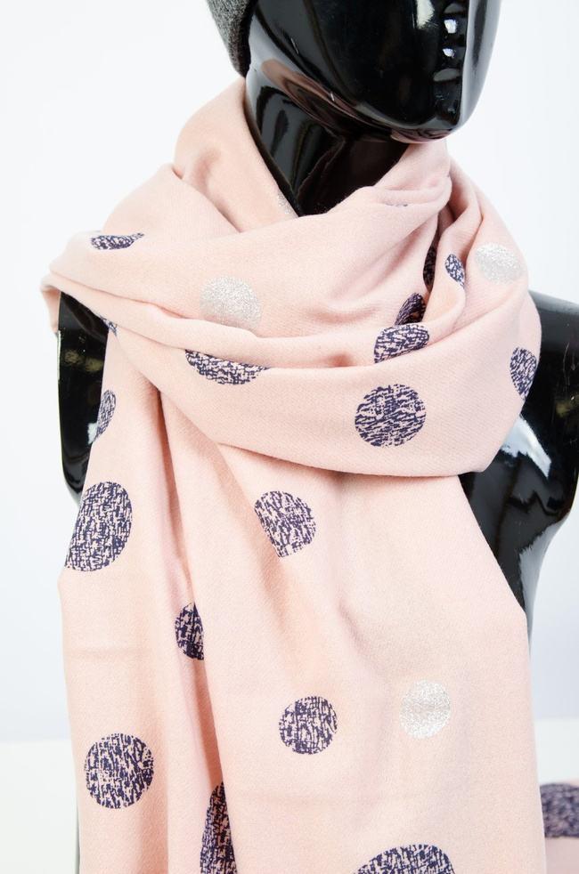 JASNO-RÓZOWY SZAL W KÓŁKA Z FRĘDZLAMI 