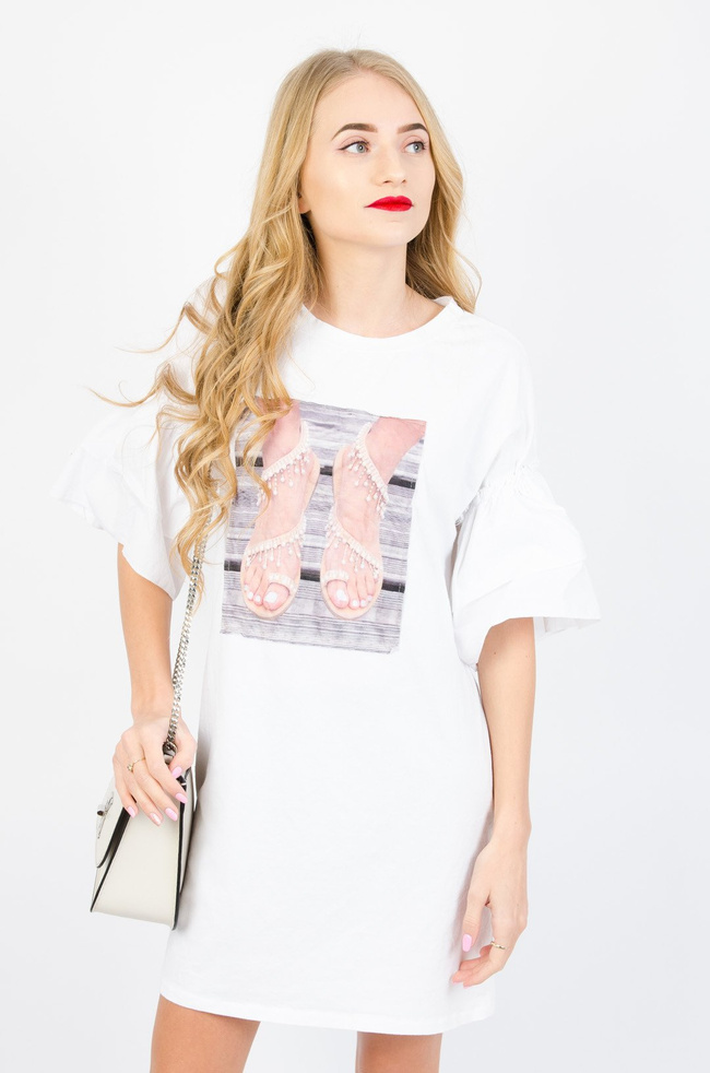 BIAŁA SUKIENKA Z APLIKACJĄ