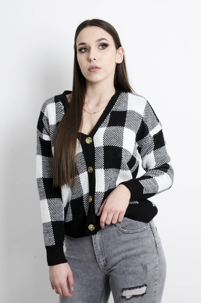 SWETER CZARNY W SZACHOWNICĘ