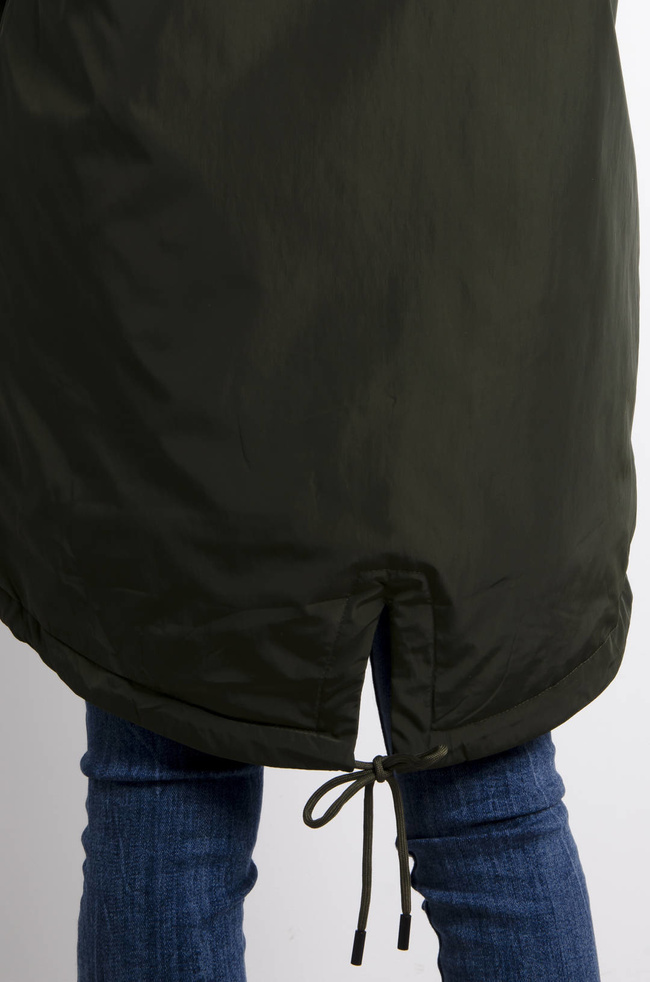 KURTKA PARKA Z KAPTUREM W KOLORZE ZIELONYM