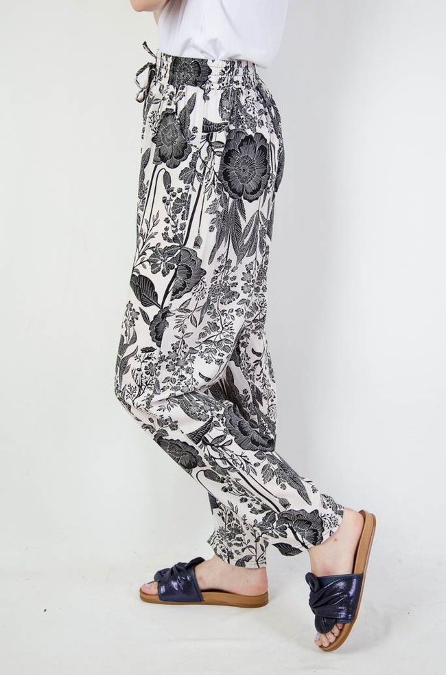 Biało czarne spodnie alladynki