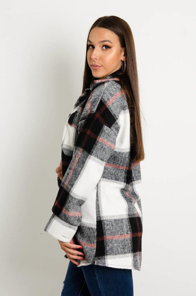 CZARNY PŁASZCZ KOSZULOWY W KRATĘ