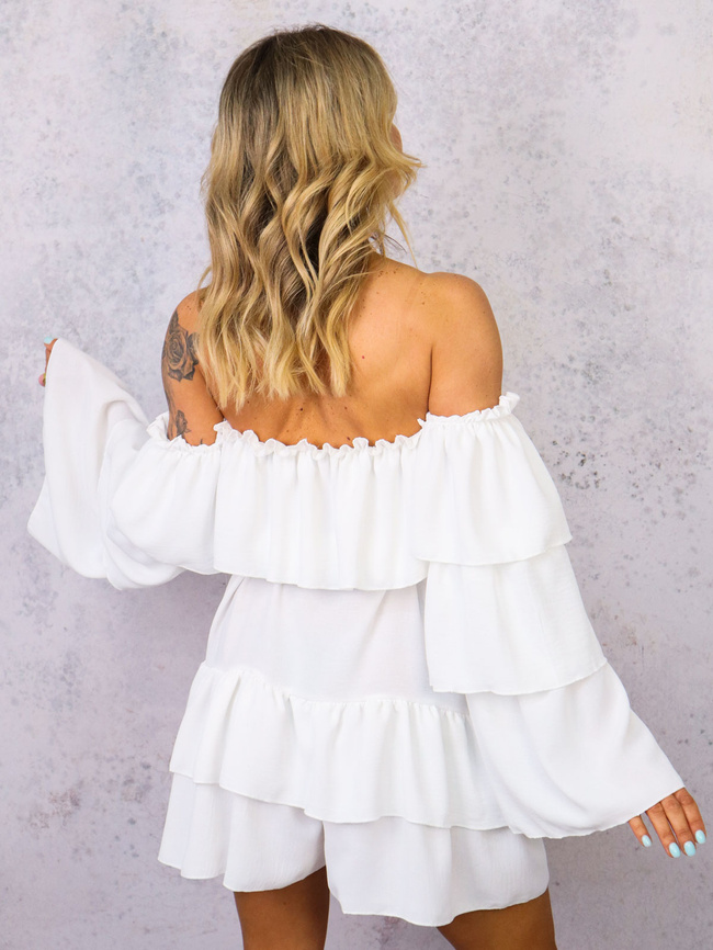 KOMBINEZON HISZPANKA Z FALBANAMI I PASKIEM- BIAŁY