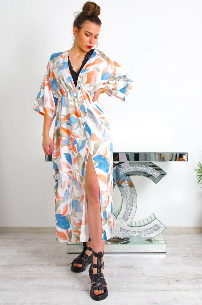 BIAŁA DŁUGA SUKIENKA W MOTYW KWIATOWY -KRÓJ KIMONO