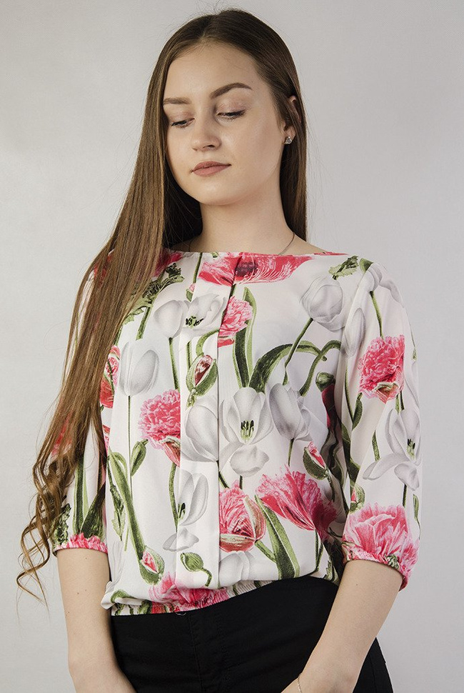 Biała bluzka z gumką w pasie