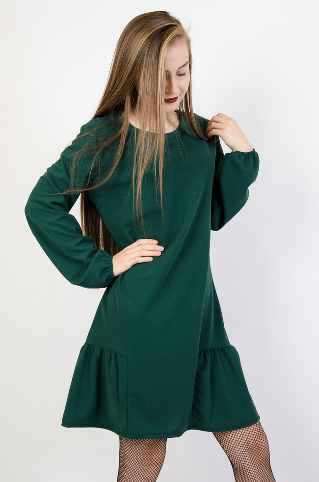 Zielona sukienka z ozdobnym marszczeniem