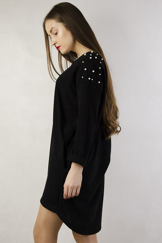 Czarna asymetryczna tunika z perełkami oraz wycięciem na plecach