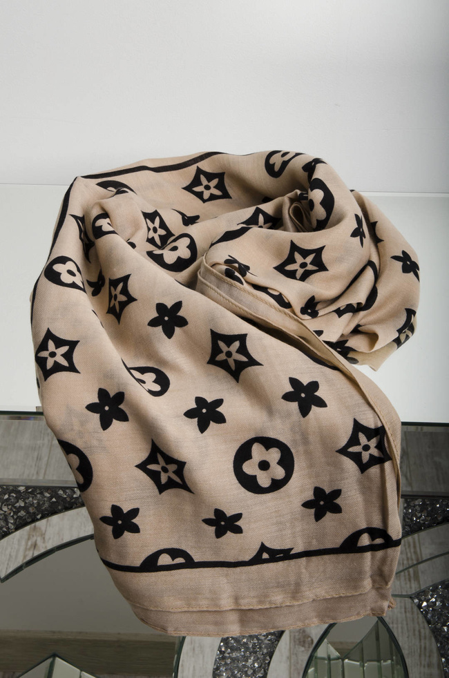 BEŻOWY SZAL WE WZORY 