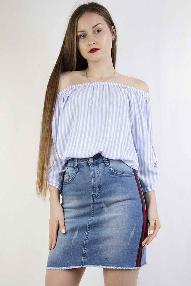 Bluzka hiszpanka w jasnoniebieskie paski