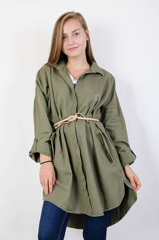 Zielona narzuta oversize zapinana na guziki