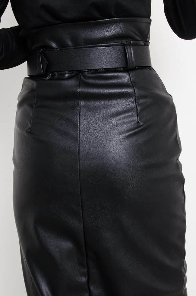 CZARNA SPÓDNICA MIDI Z IMITACJI SKÓRY Z ROZCIĘCIEM+ PASEK