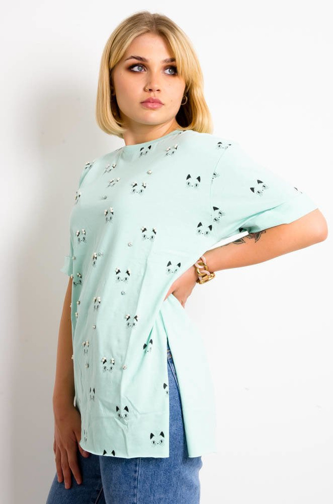 ZIELONY OVERSIZOWY T-SHIRT KOTEK Z KORALIKAMI