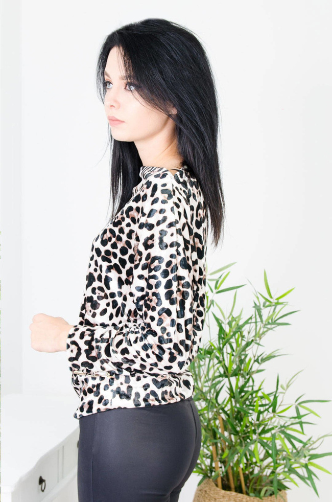 WELUROWA BLUZKA W PANTERKĘ Z LEJĄCYM DEKOLTEM