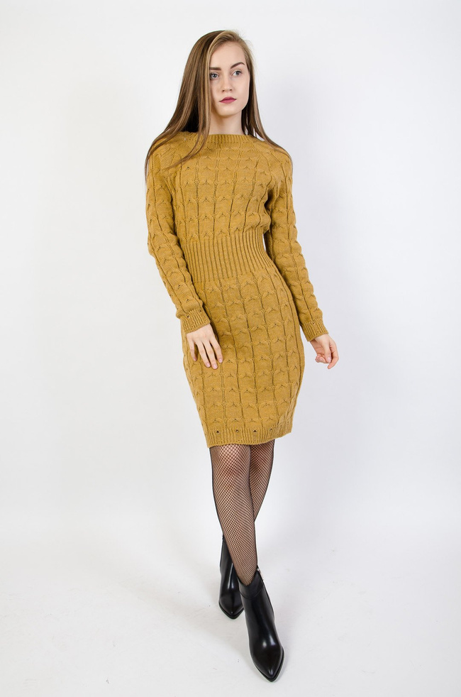 Musztardowa sweterkowa sukienka