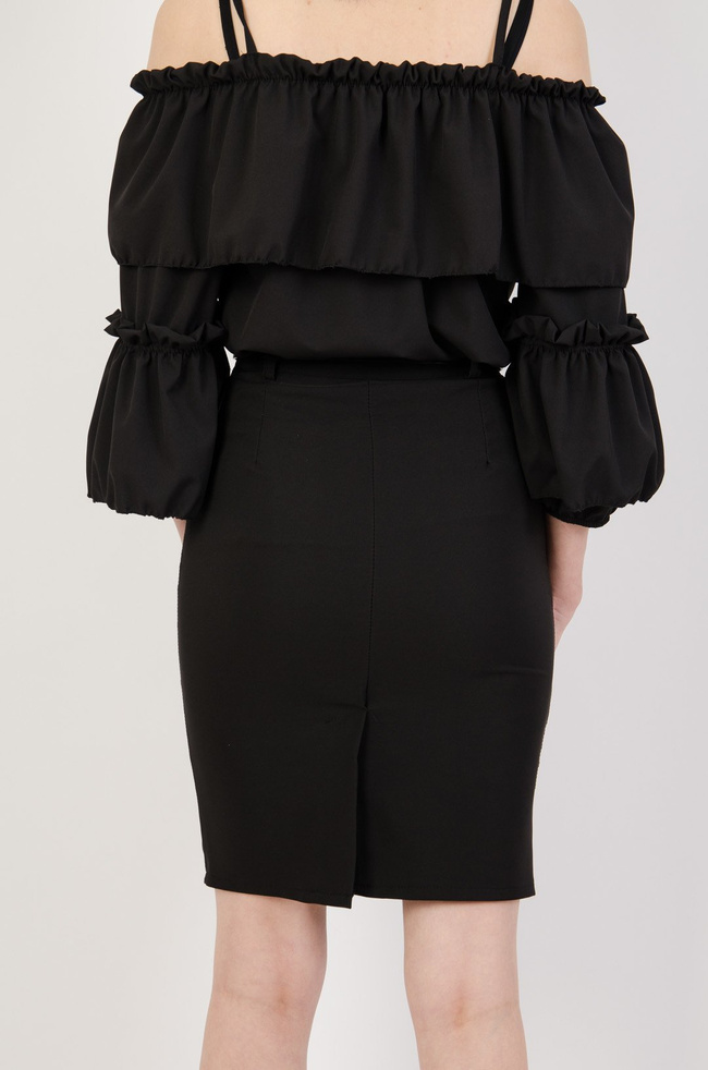 Czarna ołówkowa spódnica ze złotymi guzikami