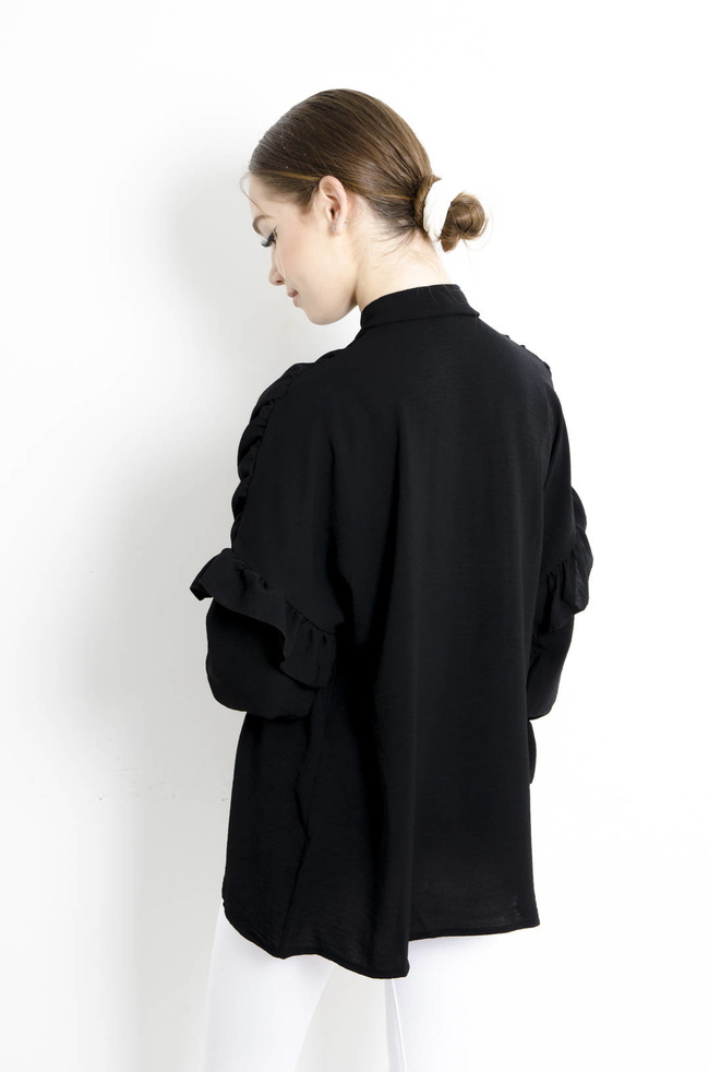 KOSZULA CZARNA Z FALBANAMI