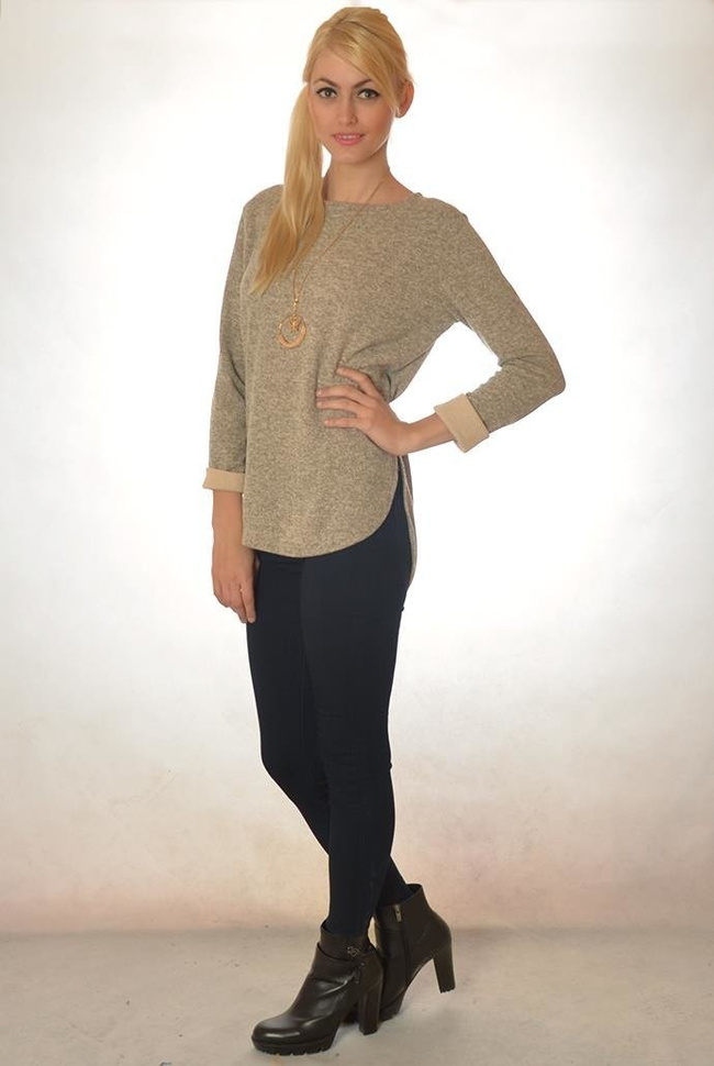 Beżowa bluzka z przedłużanym tyłem